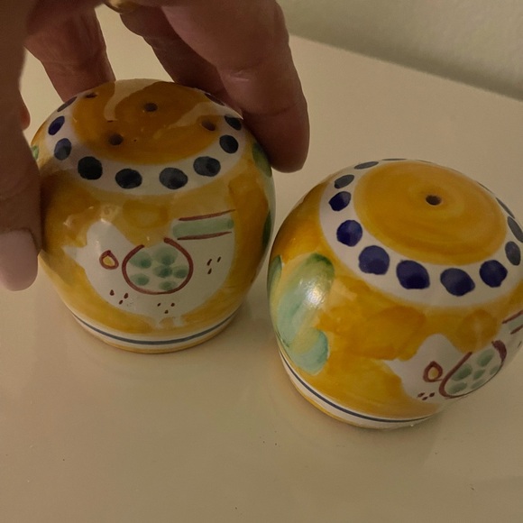 Viertri Solimene Salt & Pepper Set Yellow Chicken 2 3/4” H - Picture 4 of 9